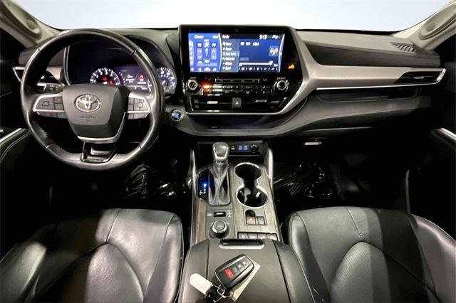 used 2022 Toyota Highlander car, priced at $38,000