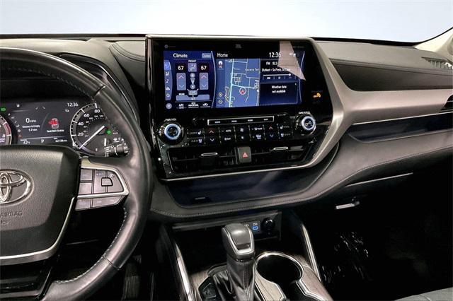 used 2022 Toyota Highlander car, priced at $38,000