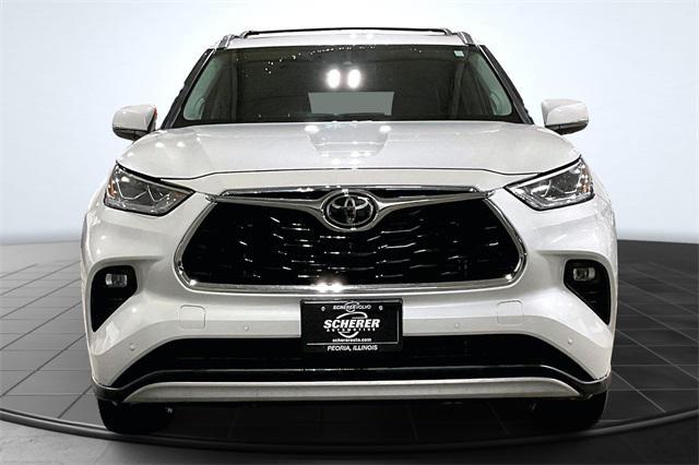 used 2022 Toyota Highlander car, priced at $38,000