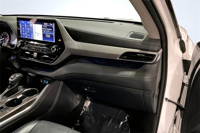 used 2022 Toyota Highlander car, priced at $38,000