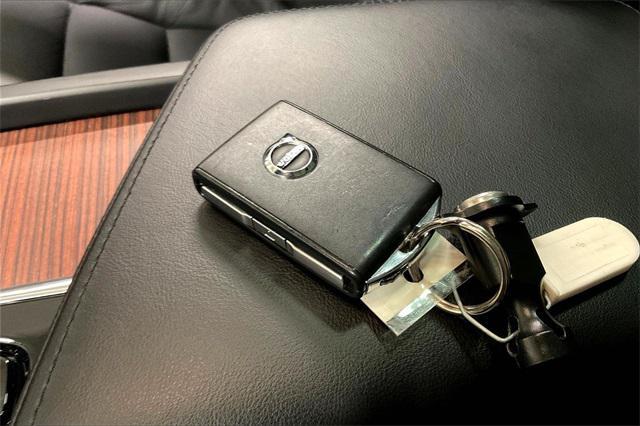 used 2023 Volvo XC60 car, priced at $32,900