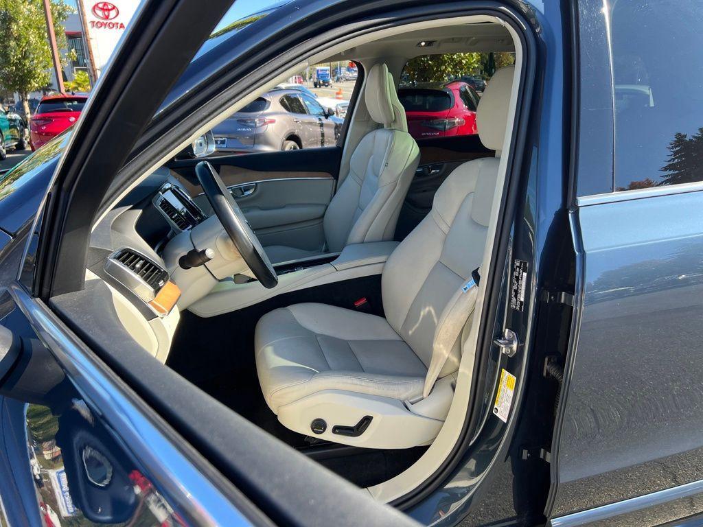 used 2022 Volvo XC90 car, priced at $34,571