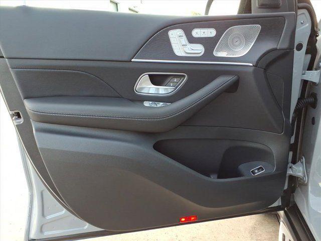 new 2026 Mercedes-Benz GLS 450 car, priced at $106,405