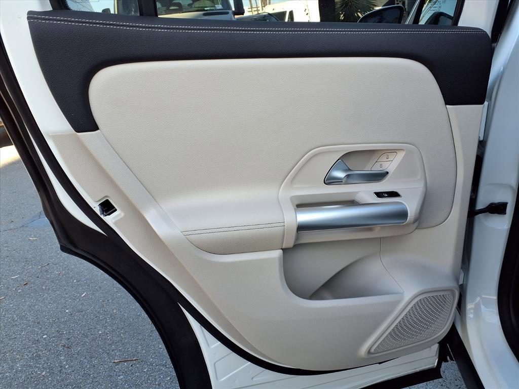 used 2025 Mercedes-Benz GLA 250 car, priced at $37,987