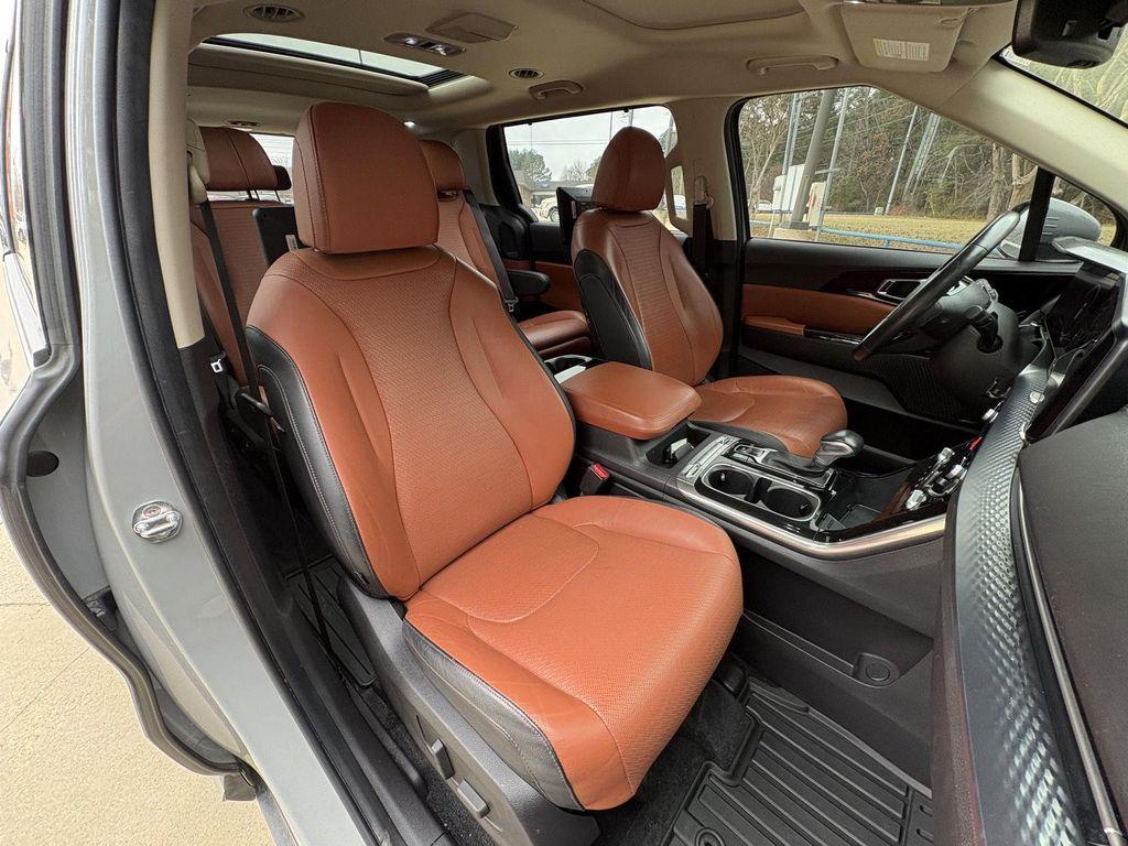 used 2022 Kia Carnival car, priced at $31,900