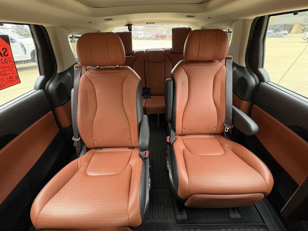 used 2022 Kia Carnival car, priced at $31,900