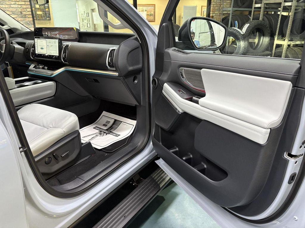 new 2026 Ford Expedition car, priced at $80,599