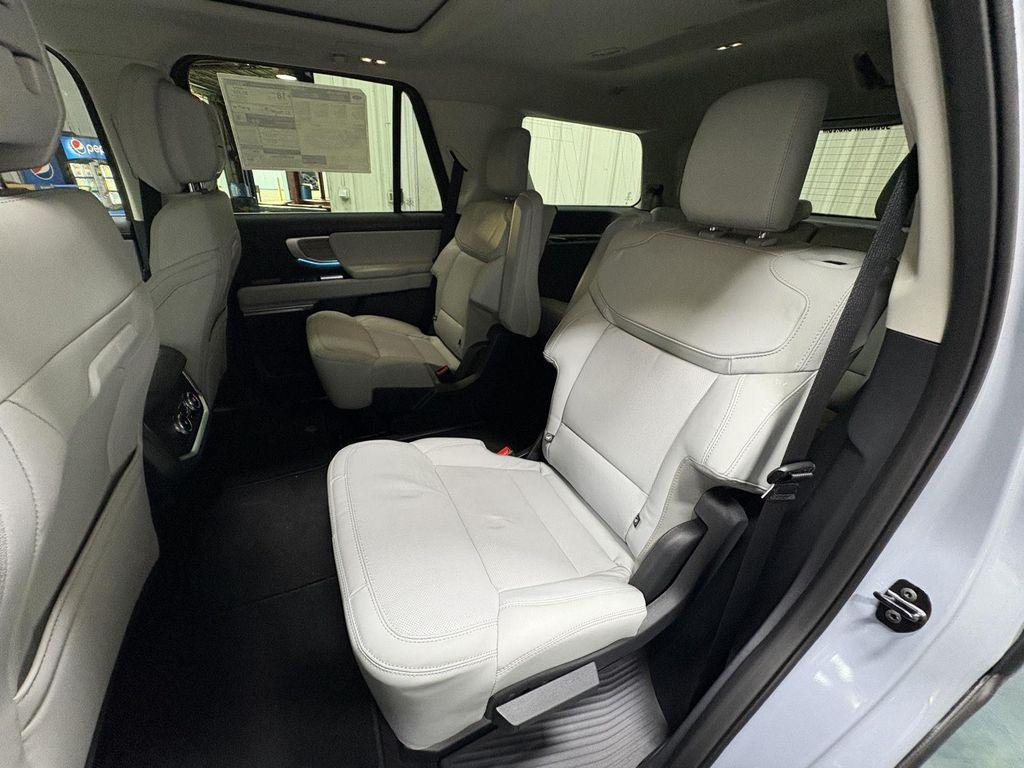 new 2026 Ford Expedition car, priced at $80,599