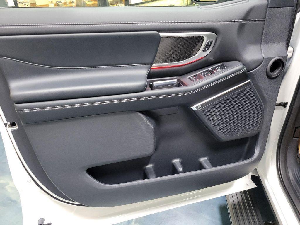 new 2025 Ford Expedition car, priced at $81,985