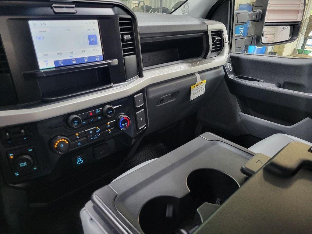 new 2025 Ford F-350 car, priced at $49,890