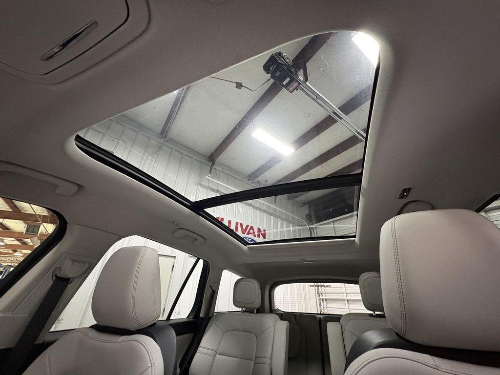 used 2025 Lincoln Aviator car, priced at $55,990
