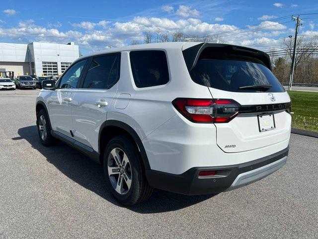new 2025 Honda Pilot car, priced at $45,050