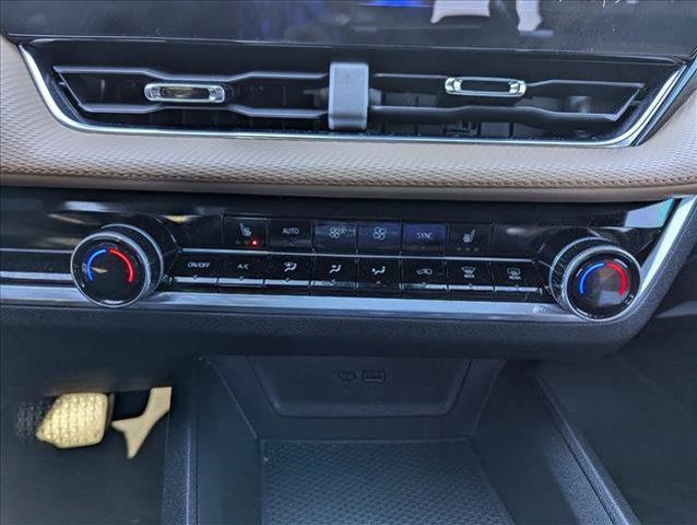 used 2025 Chevrolet Equinox car, priced at $26,469