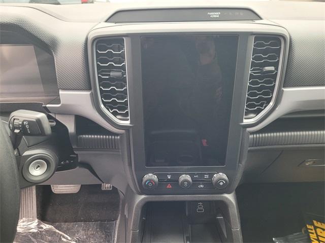 new 2025 Ford Ranger car, priced at $33,925