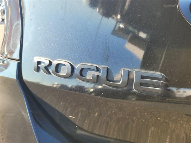 used 2018 Nissan Rogue car