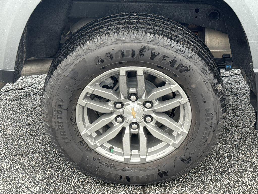 used 2024 Chevrolet Colorado car, priced at $32,530