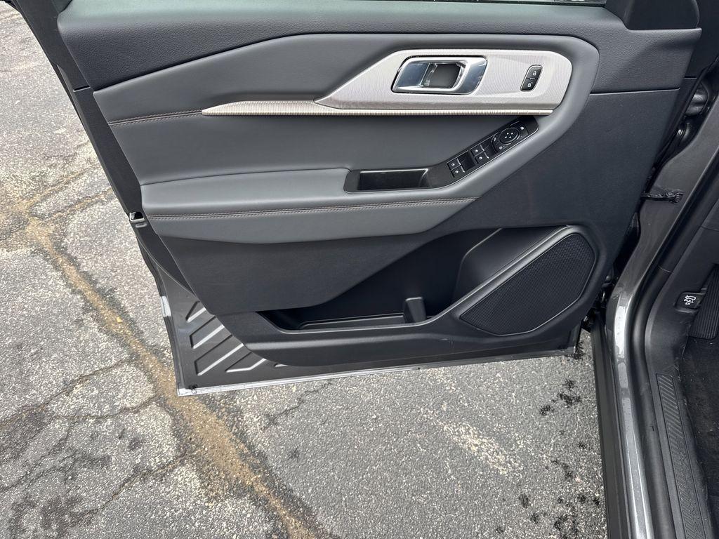 new 2026 Ford Explorer car, priced at $38,920