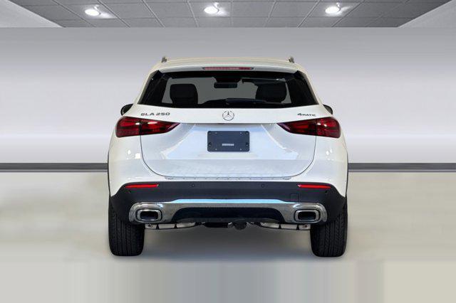 new 2025 Mercedes-Benz GLA 250 car, priced at $47,295
