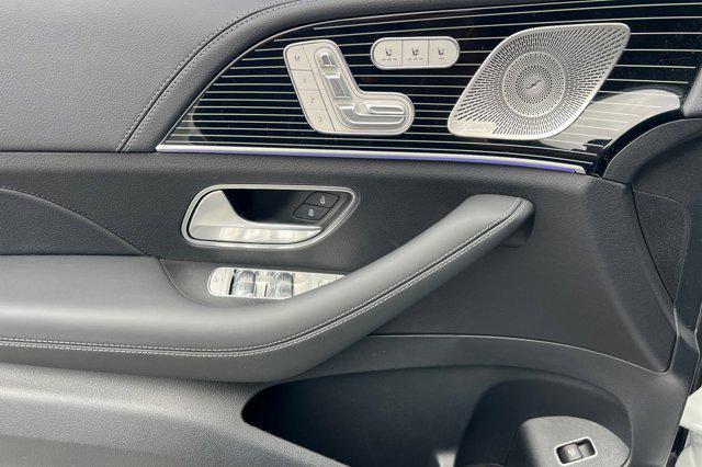 new 2026 Mercedes-Benz GLS 580 car, priced at $138,375