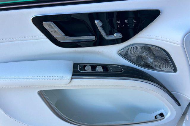 new 2026 Mercedes-Benz Maybach EQS 680 car, priced at $229,250