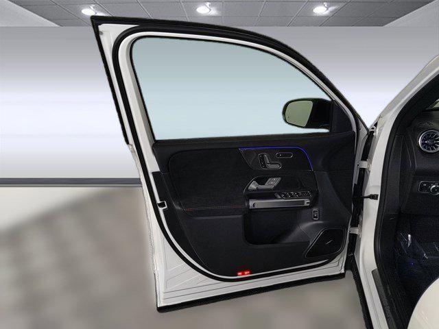 new 2024 Mercedes-Benz GLB 250 car, priced at $52,300