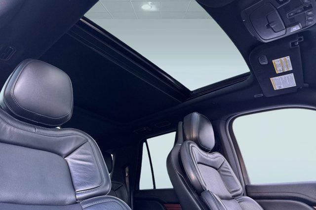 used 2019 Lincoln Navigator L car, priced at $32,998