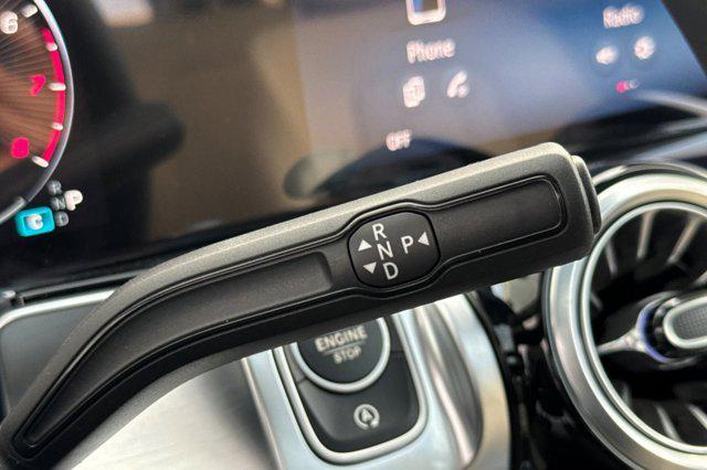 new 2025 Mercedes-Benz GLB 250 car, priced at $49,580