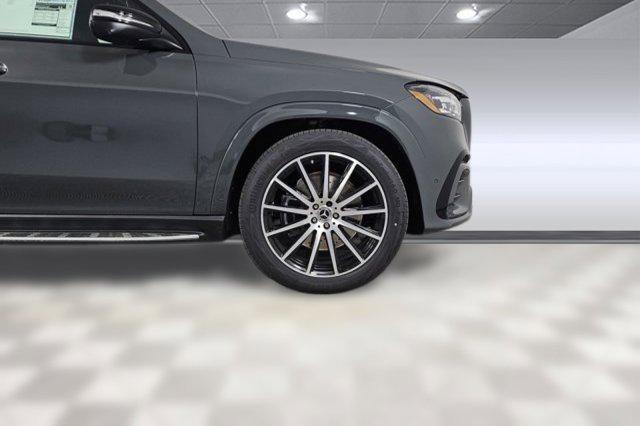 new 2025 Mercedes-Benz GLS 580 car, priced at $126,955