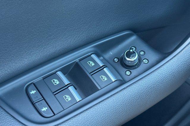 used 2019 Audi Q7 car, priced at $15,698