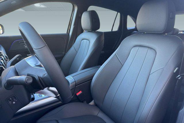 new 2025 Mercedes-Benz GLA 250 car, priced at $47,295