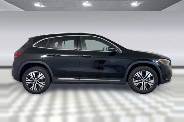 new 2025 Mercedes-Benz GLA 250 car, priced at $47,295