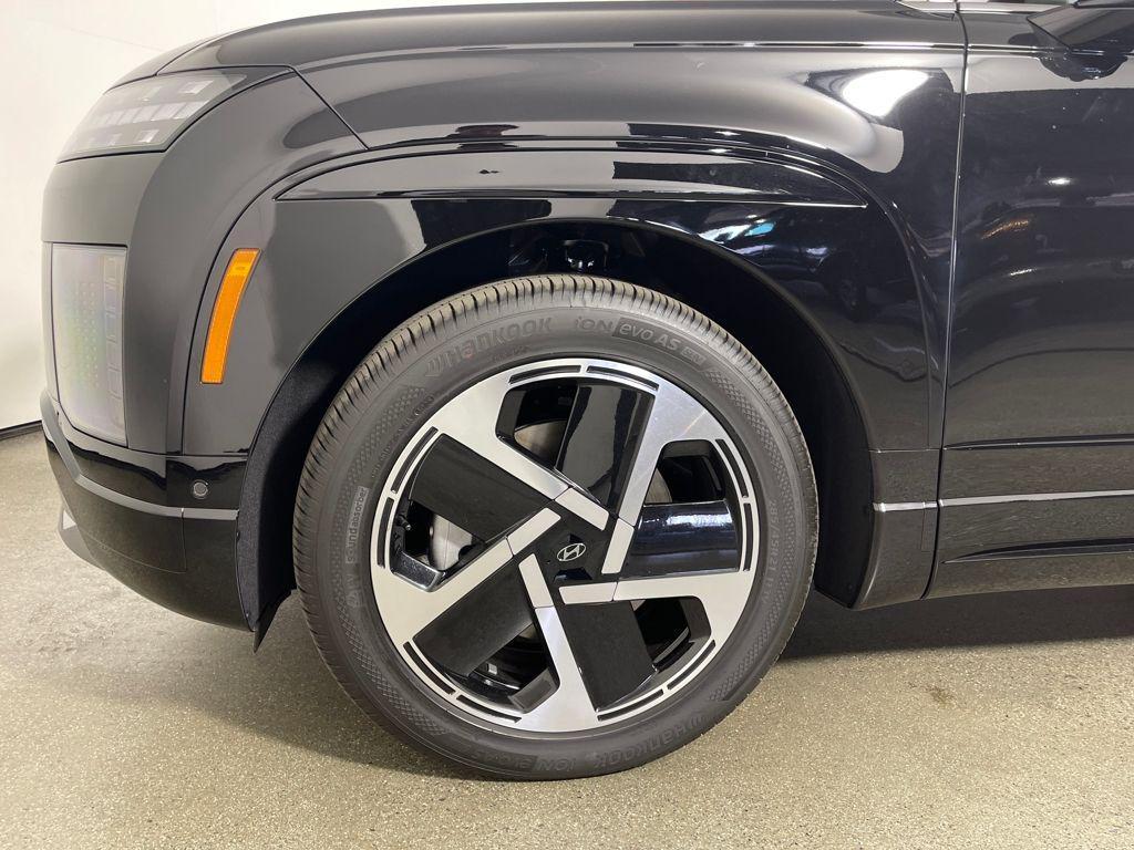 new 2026 Hyundai IONIQ 9 car, priced at $62,615