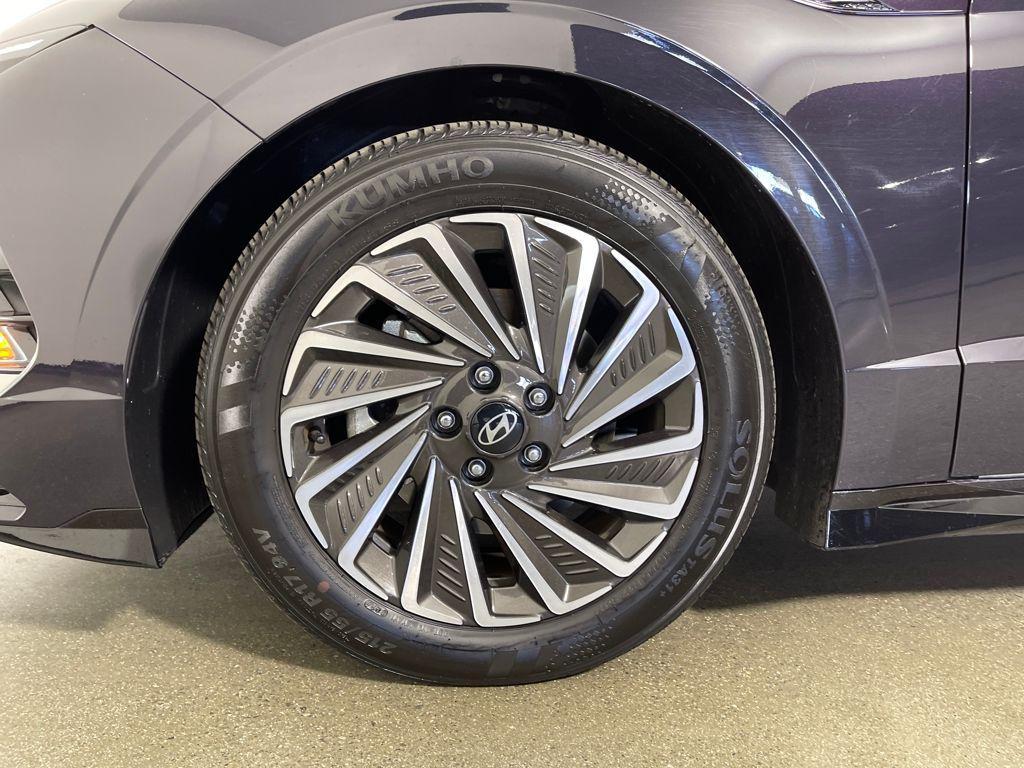 used 2025 Hyundai Sonata Hybrid car, priced at $24,895