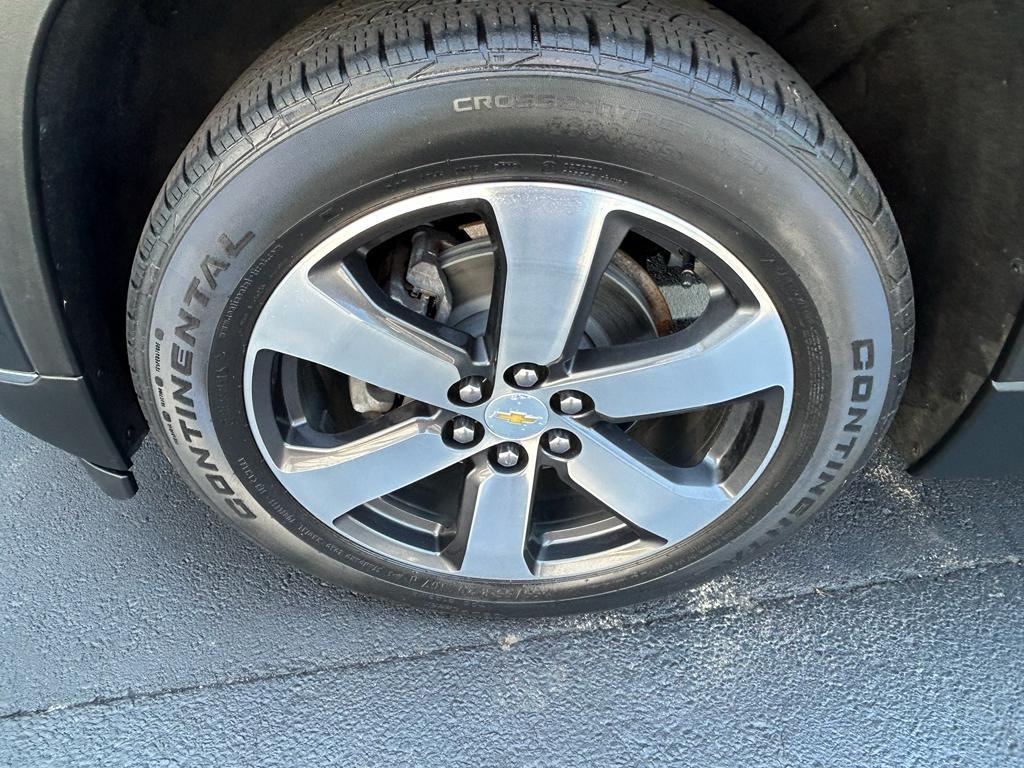 2020 Graphite Metallic Chevrolet Traverse