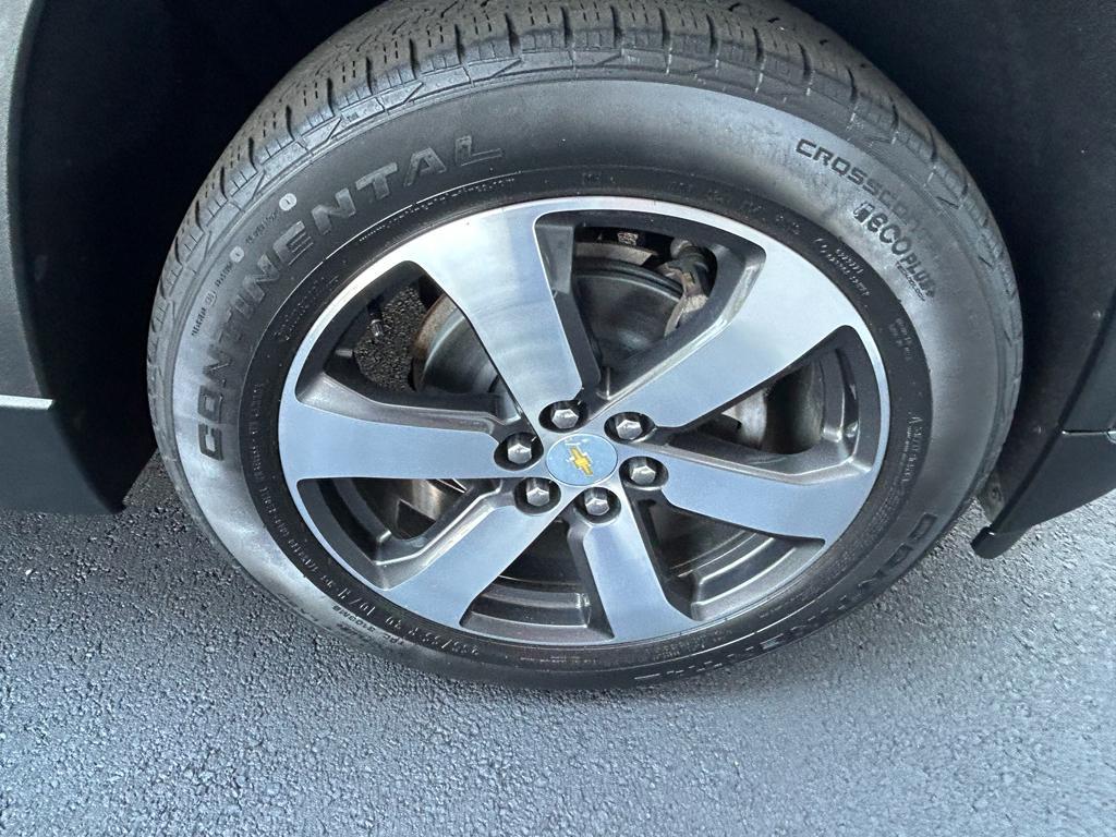 2020 Graphite Metallic Chevrolet Traverse