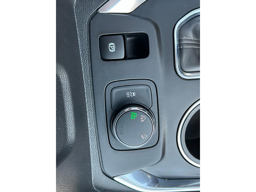 2020 Graphite Metallic Chevrolet Traverse