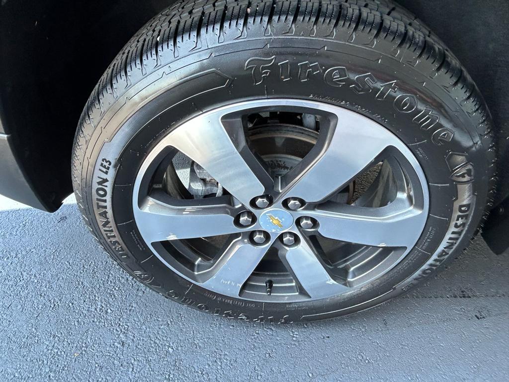 2020 Graphite Metallic Chevrolet Traverse