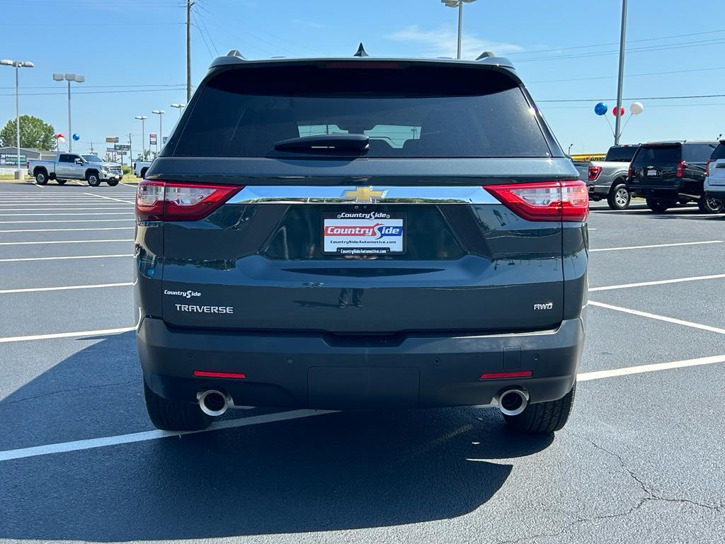 2020 Graphite Metallic Chevrolet Traverse