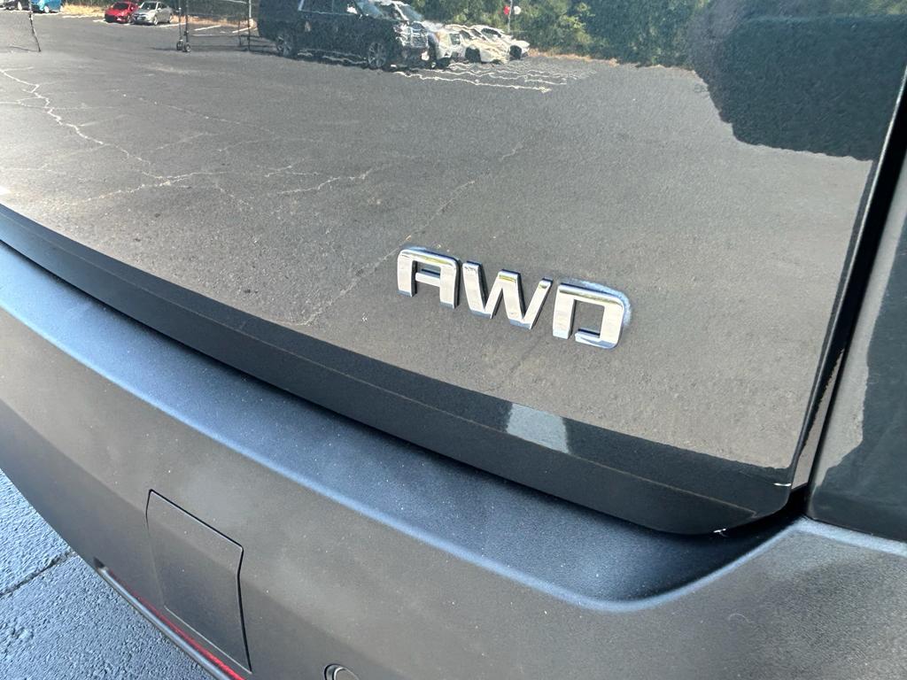 2020 Graphite Metallic Chevrolet Traverse