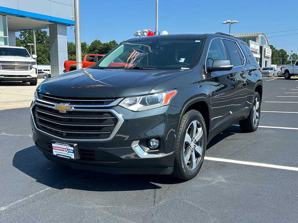 2020 Graphite Metallic Chevrolet Traverse