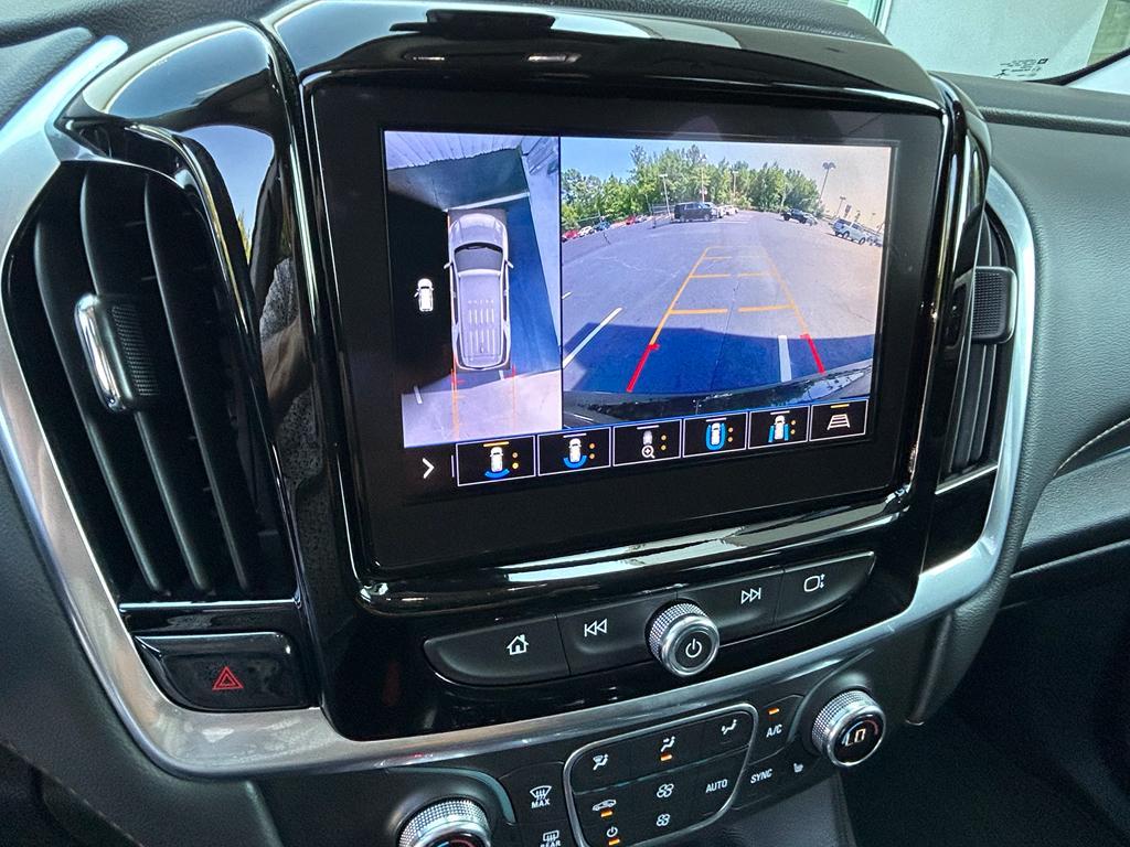 2020 Graphite Metallic Chevrolet Traverse