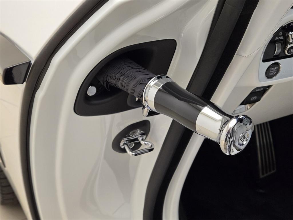 new 2025 Rolls-Royce Spectre car, priced at $576,300