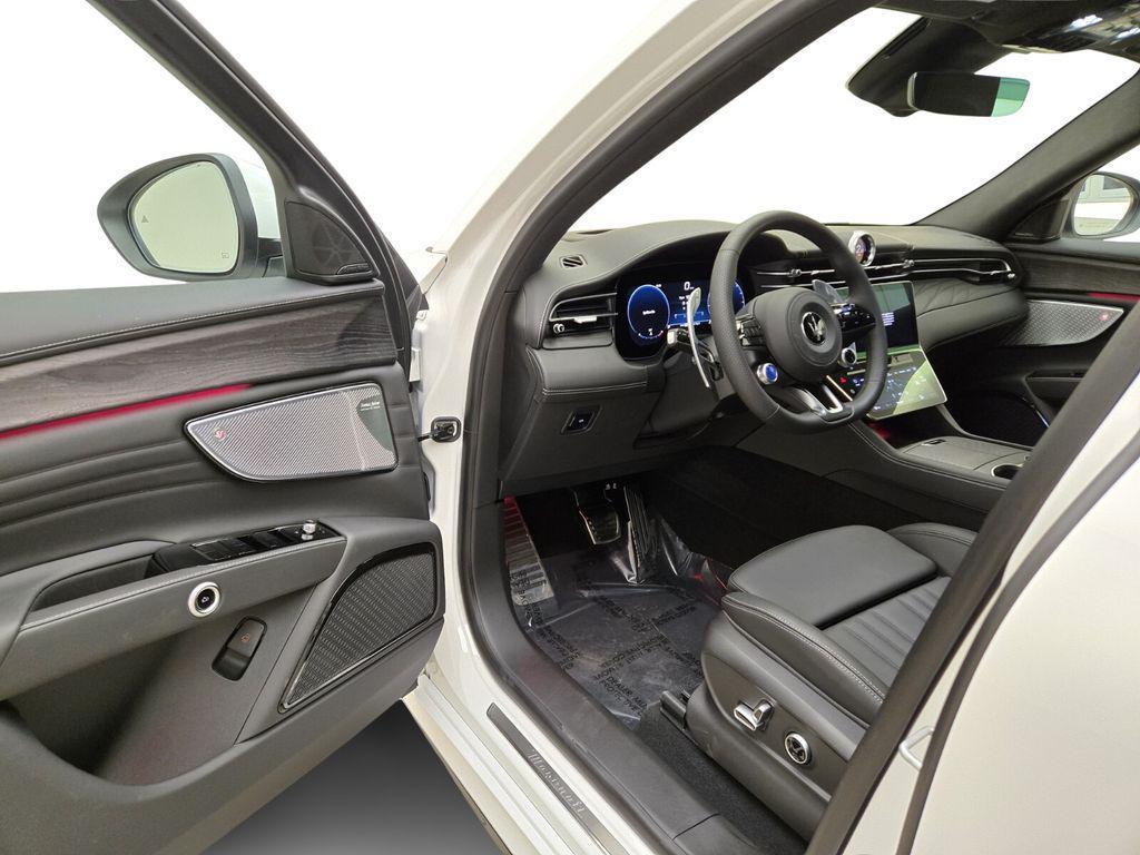 new 2025 Maserati Grecale car, priced at $89,805