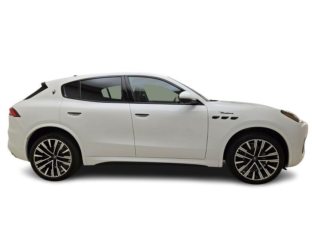 new 2025 Maserati Grecale car, priced at $89,805