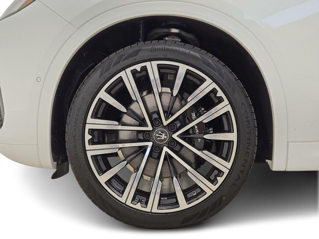 new 2025 Maserati Grecale car, priced at $89,805