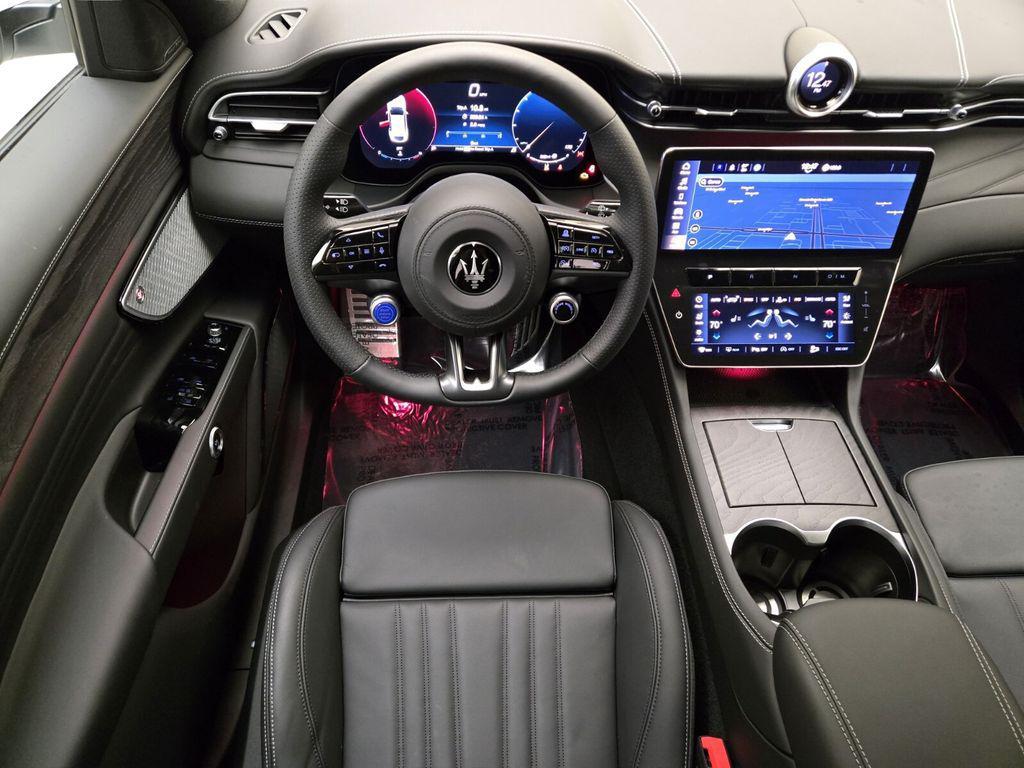 new 2025 Maserati Grecale car, priced at $89,805
