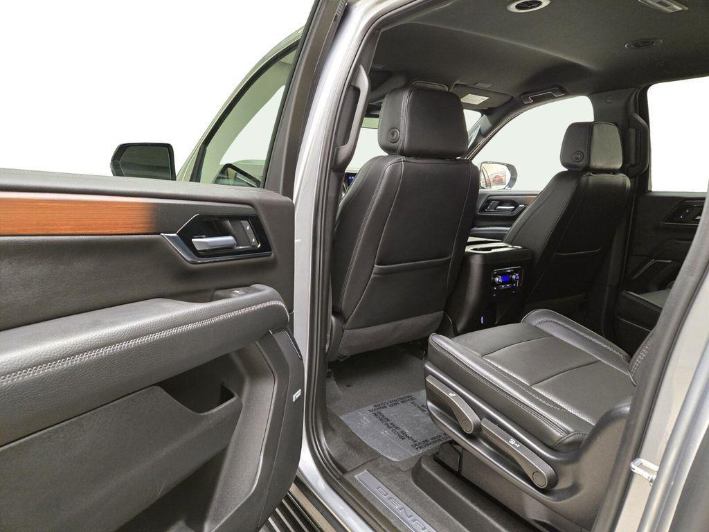 used 2025 GMC Yukon XL car, priced at $69,990