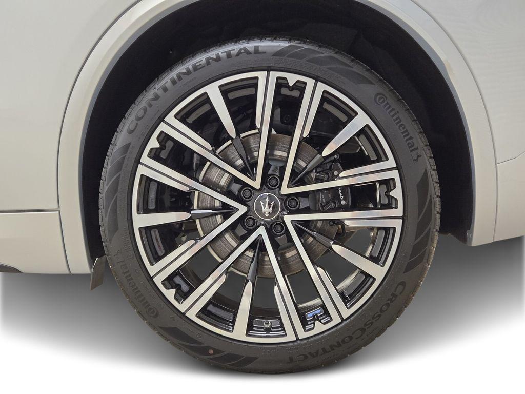 new 2025 Maserati Grecale car, priced at $90,955