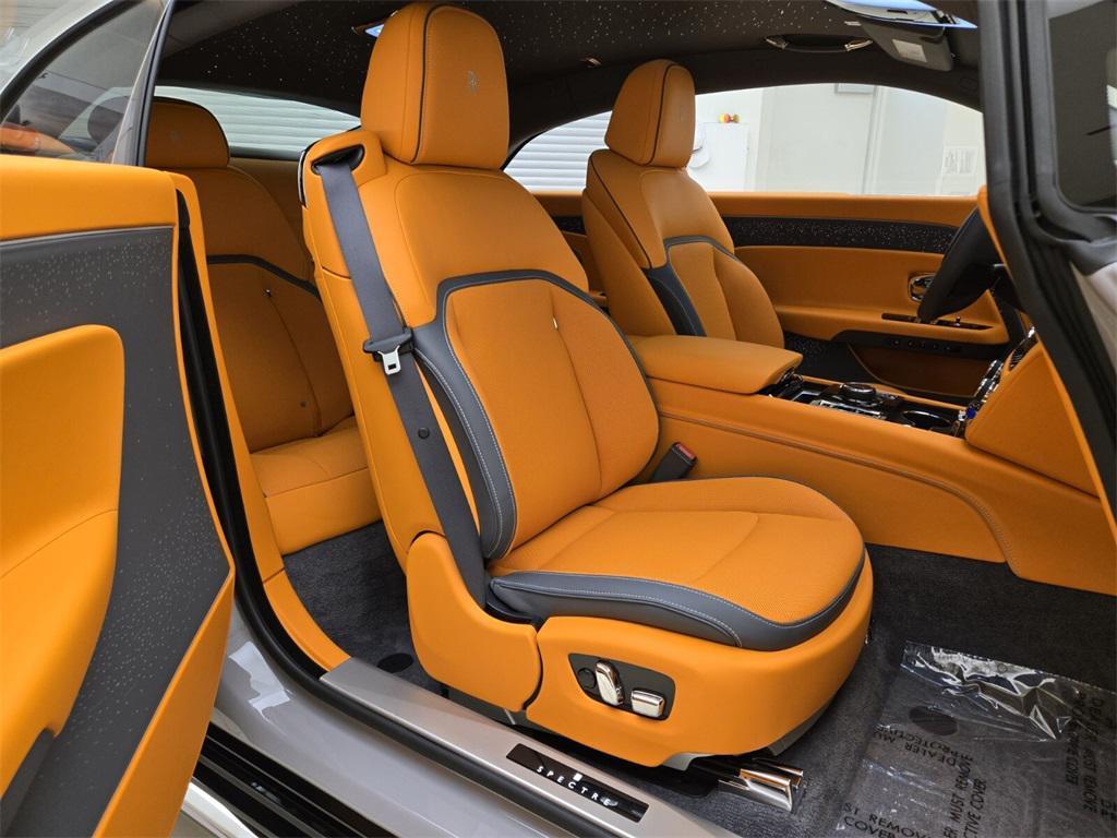 new 2025 Rolls-Royce Spectre car, priced at $524,375
