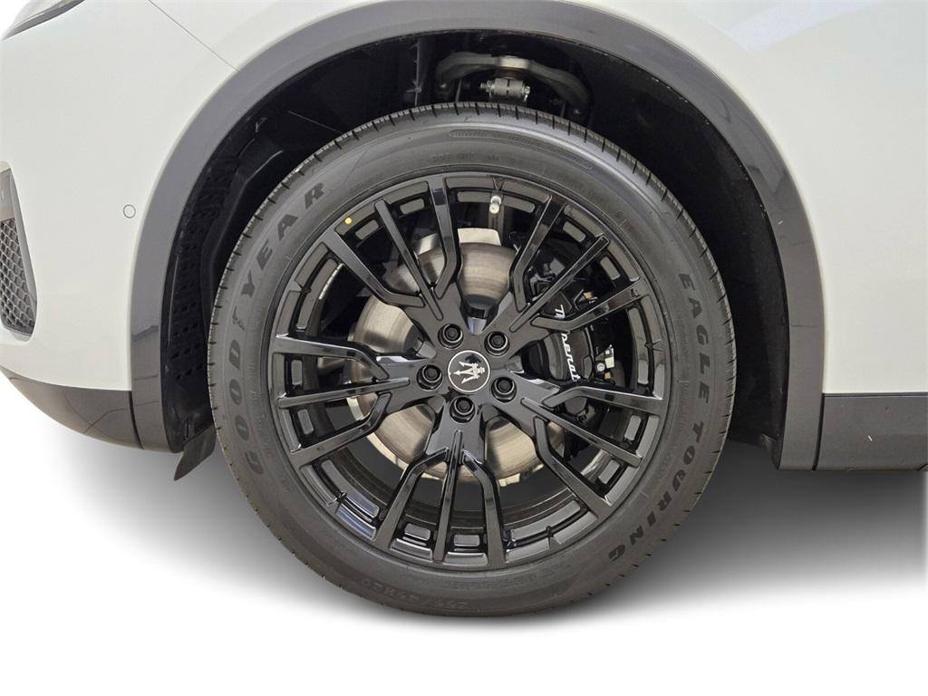 new 2025 Maserati Grecale car, priced at $85,550